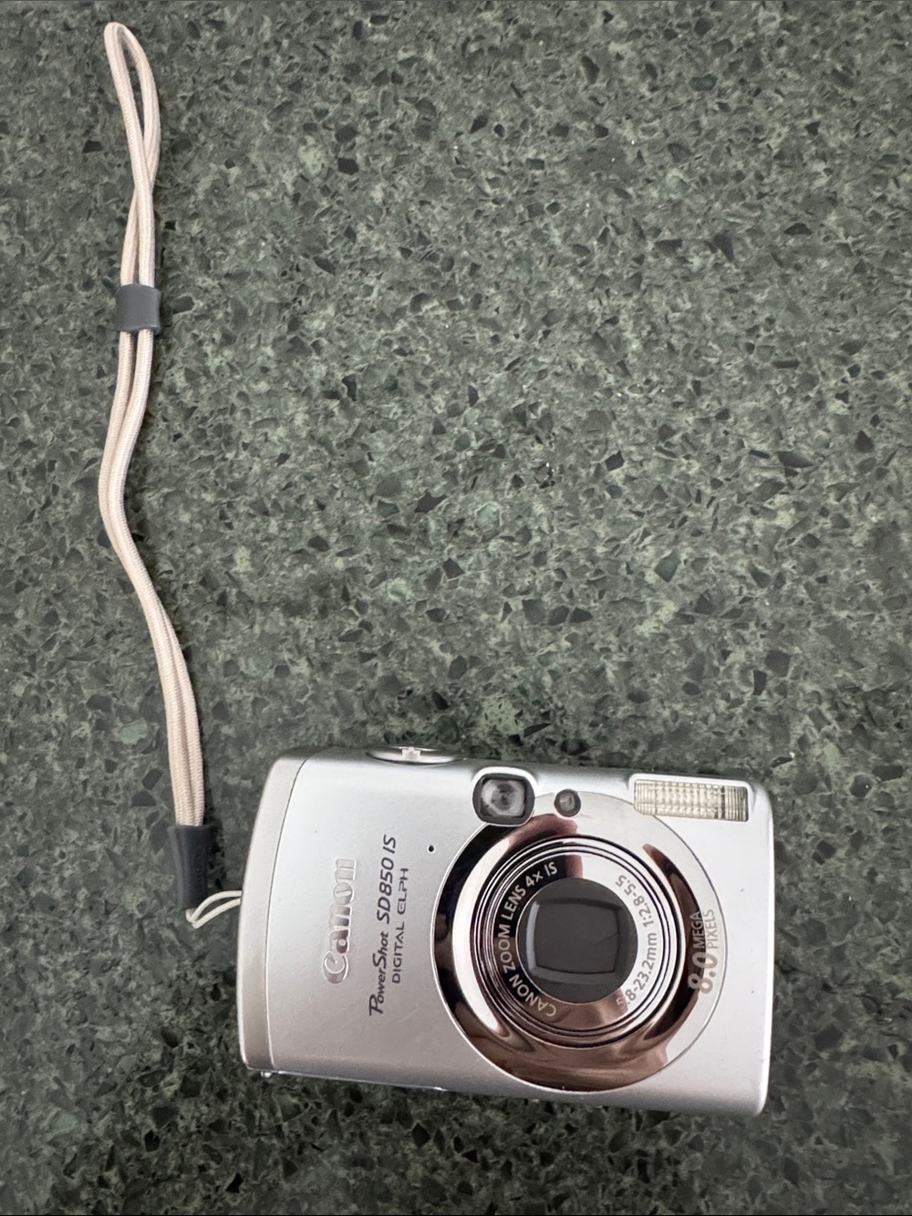 Canon Silver PowerShot SD850 IS Digital ELPH with Wrist Strap